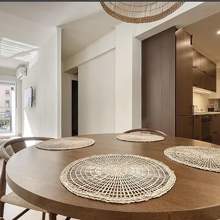 Stylish Apartment 'El Greco' In The Heart Of Estepona 아파트 *