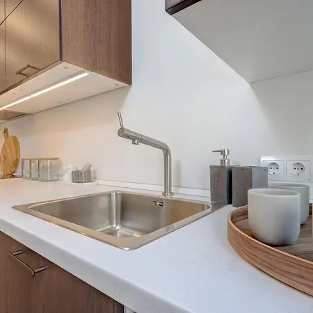 Stylish Apartment 'El Greco' In The Heart Of Estepona 아파트 *