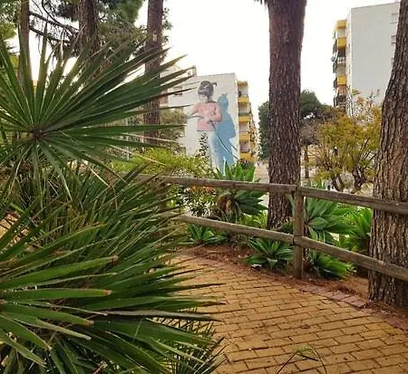 Stylish Apartment 'El Greco' In The Heart Of Estepona 아파트 *